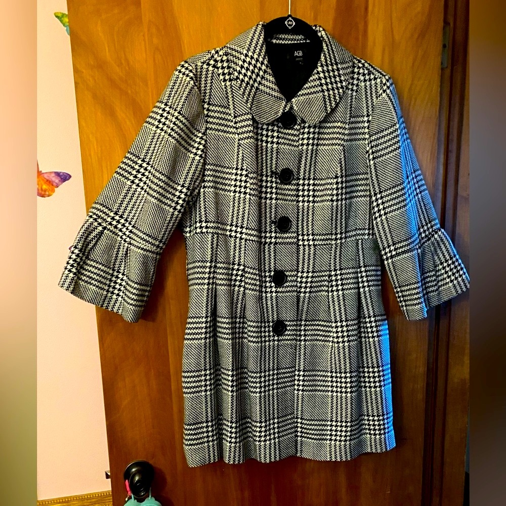 AGB black and white checked spring coat. Bell sleeves. Wool 16.5x33 inches.
